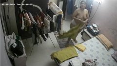 BigAss Bhabi Changing Cctv